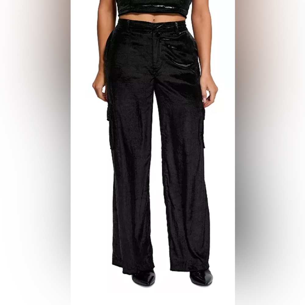 GUESS Women's Jolie High-Rise Velvet Cargo Pants Size L Black Satin Cargo Pants